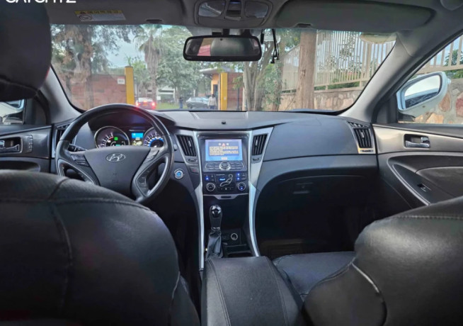 hyundai-sonata-hybrid-2012-for-sale-big-0