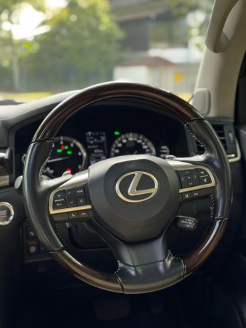 2021-lexus-lx570-v8-big-1