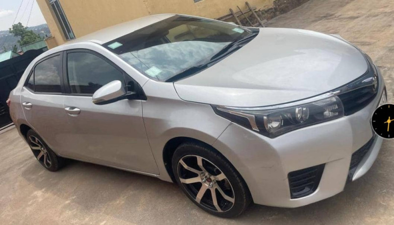 toyota-corolla-big-0