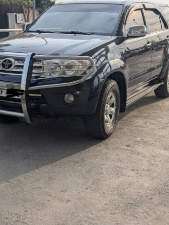 toyota-fortuner-big-0