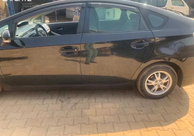toyota-prius-big-1
