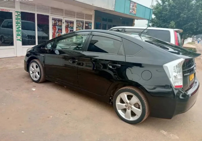 toyota-prius-big-9