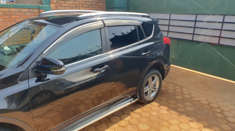 toyota-rav4-big-0