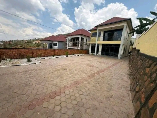 house-for-sale-zindiro-kimironko-180-million-big-5