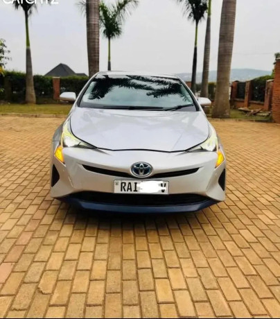 toyota-prius-big-1