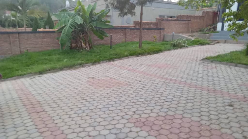 kigali-land-with-an-old-house-for-sale-in-nyamirambo-big-1