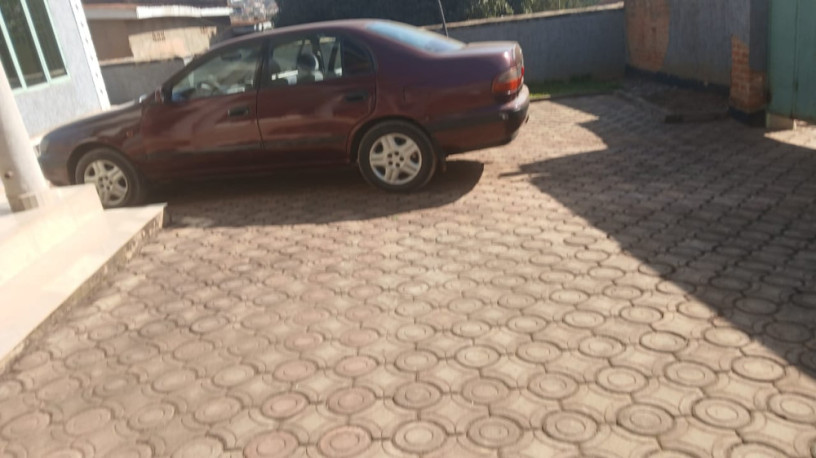 toyota-carina-e-big-1