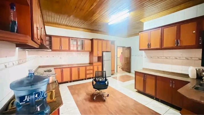 unfurnished-villa-house-for-rent-big-2